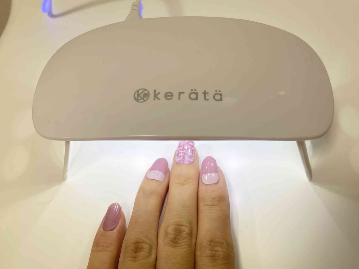10.LEDライトまたはUVライトで約30秒硬化する