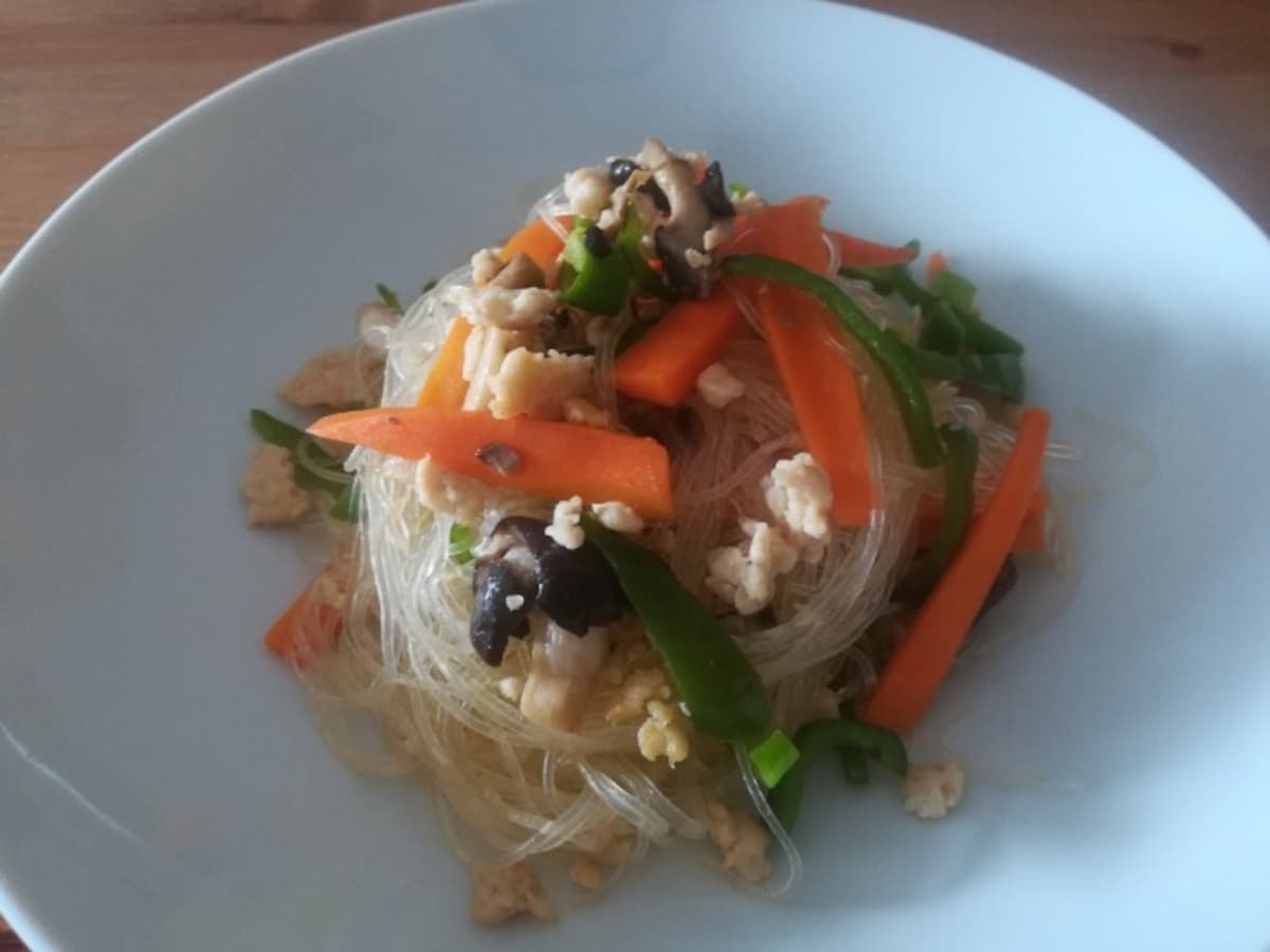 業務スーパーの「緑豆はるさめ」で作るオイスターソースの「チャプチェ」