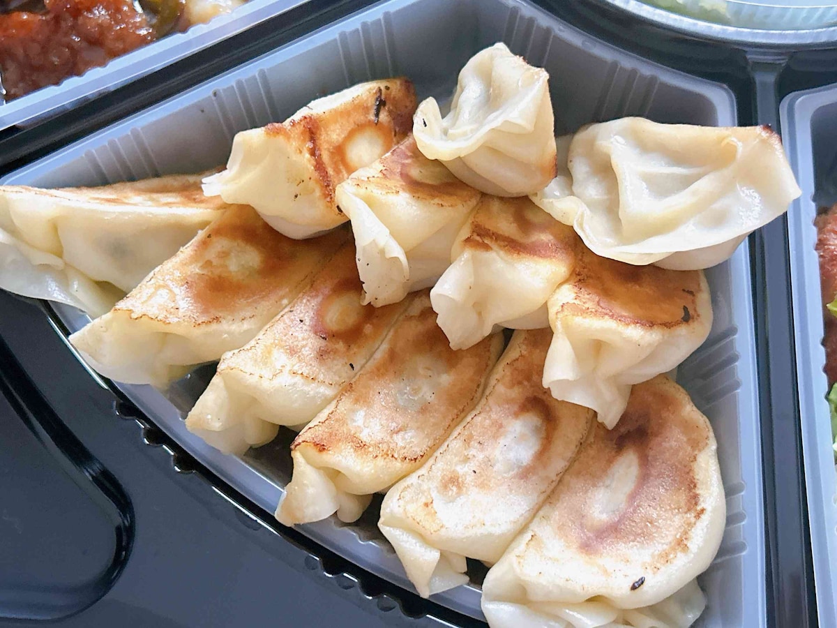 ニラ＆ニンニクたっぷりの大人向け餡がおいしい本格焼餃子