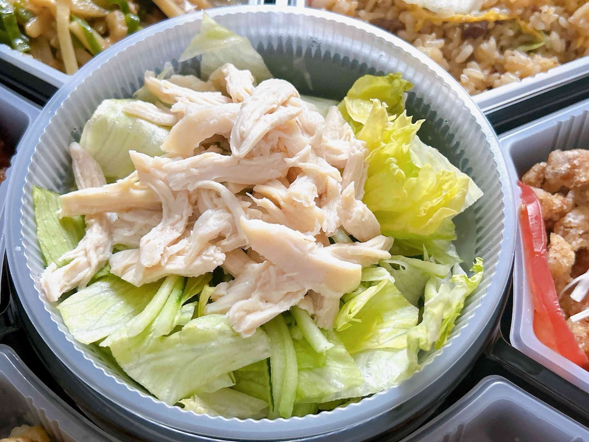 さっぱりとした味付けで箸休めにもなる「おつまみバンバンジー」がイチオシ！