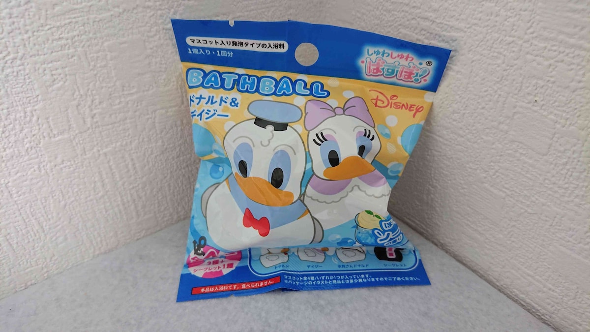 セリアの「しゅわしゅわ ばすぼ！ ドナルド＆デイジー」