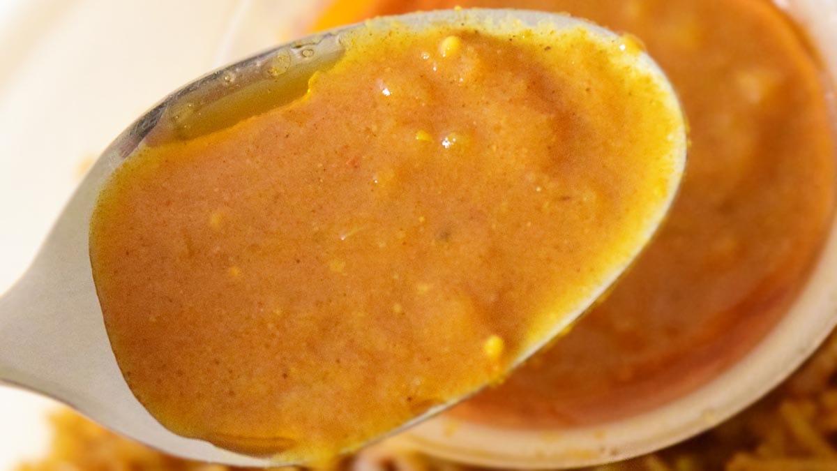 気になるカレーはとてもスパイシーで辛め。