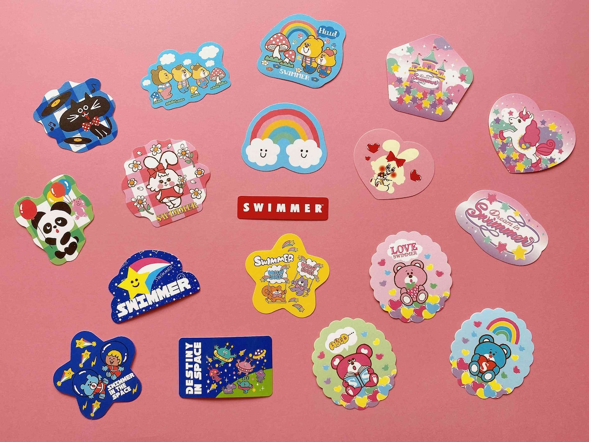 SWIMMERらしいイラストがかわいい「ステッカー」は1袋3枚入り