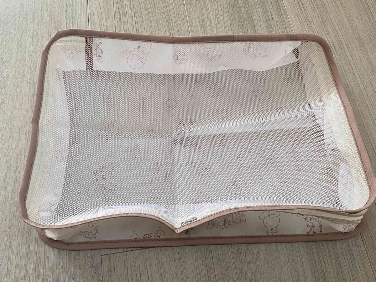 フタ部分は通気性に優れたメッシュ素材