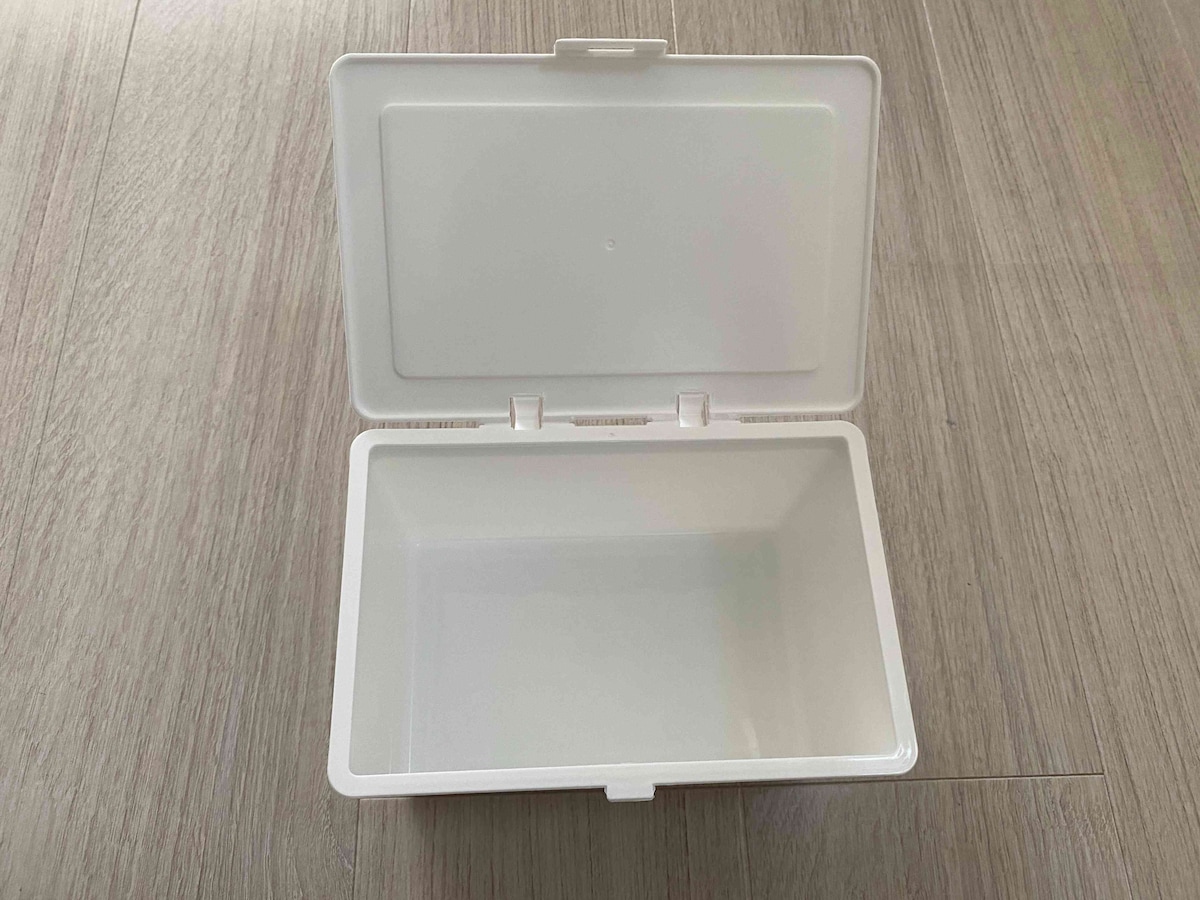 ガバッと開くフタは物の出し入れがしやすくて便利