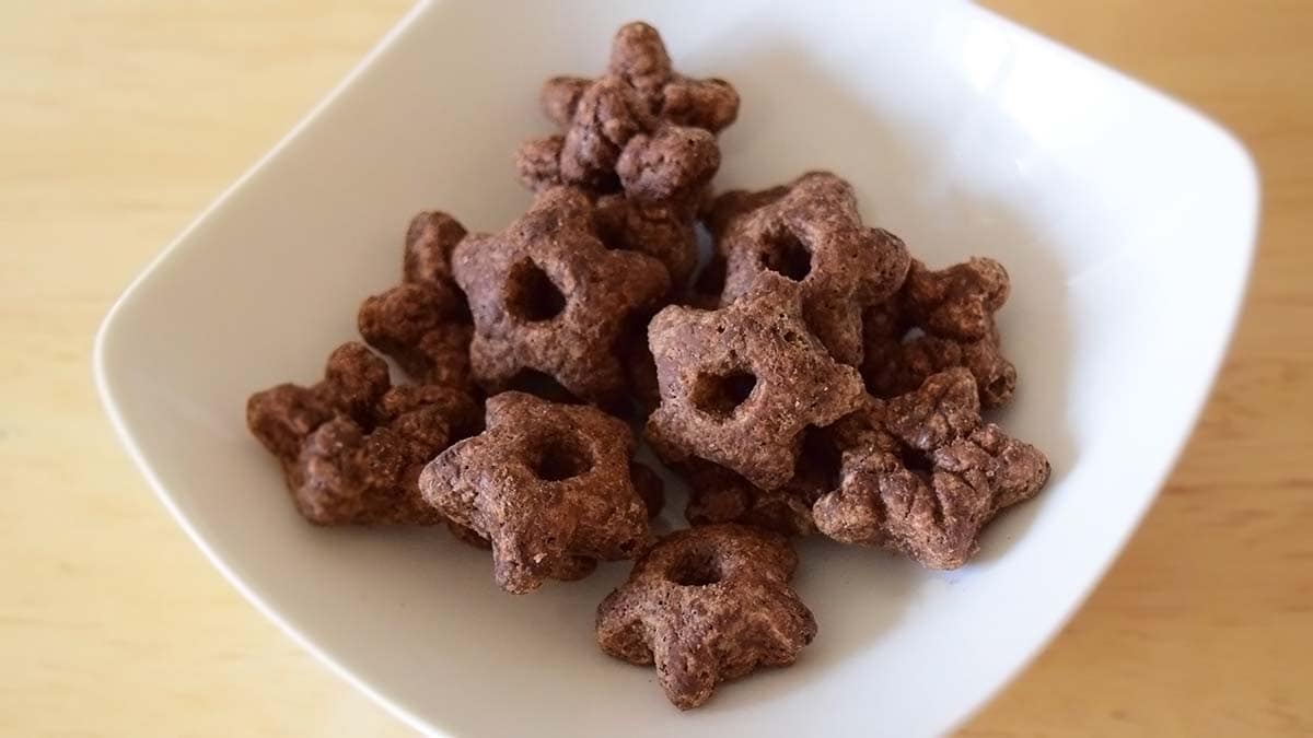 ほどよい甘みのチョコレートのおいしさが口いっぱいに広がっていきます。