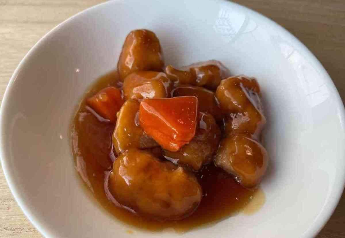 具材は大きめで食べ応えがあります。