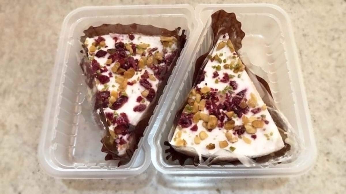 ドライフルーツやナッツがたくさんトッピングされていて食べ応えがあります。
