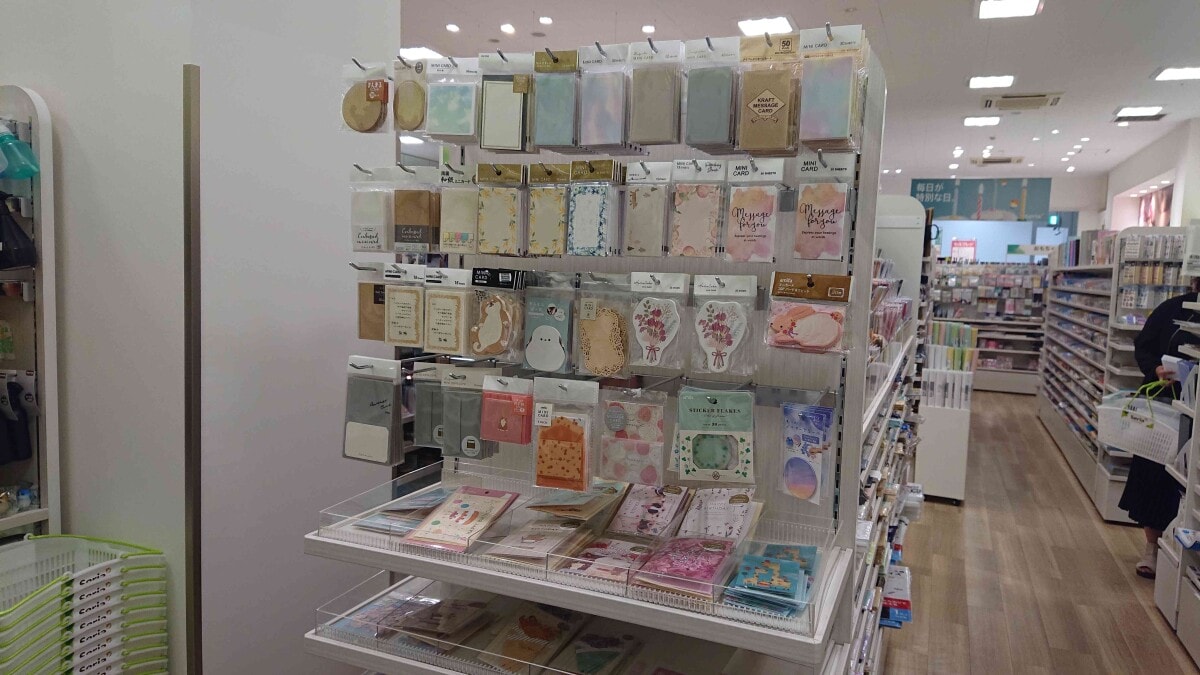 セリアの「メッセージカード」の売り場
