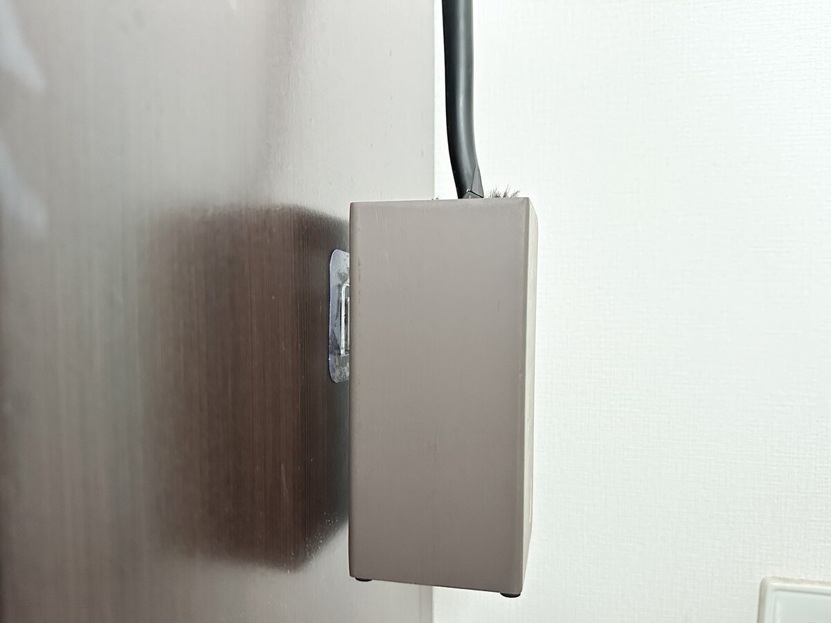 付属のフックで浮かす収納ができる