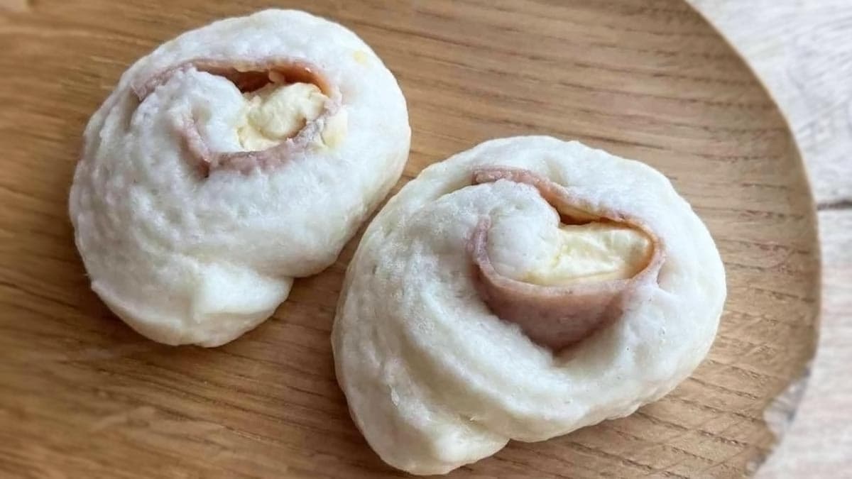 チーズはクリームのように柔らかく、もちもちのパン生地との一体感もあります。