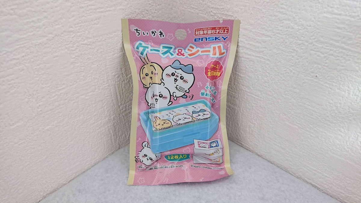 セリアの「ちいかわ ケース＆シール」