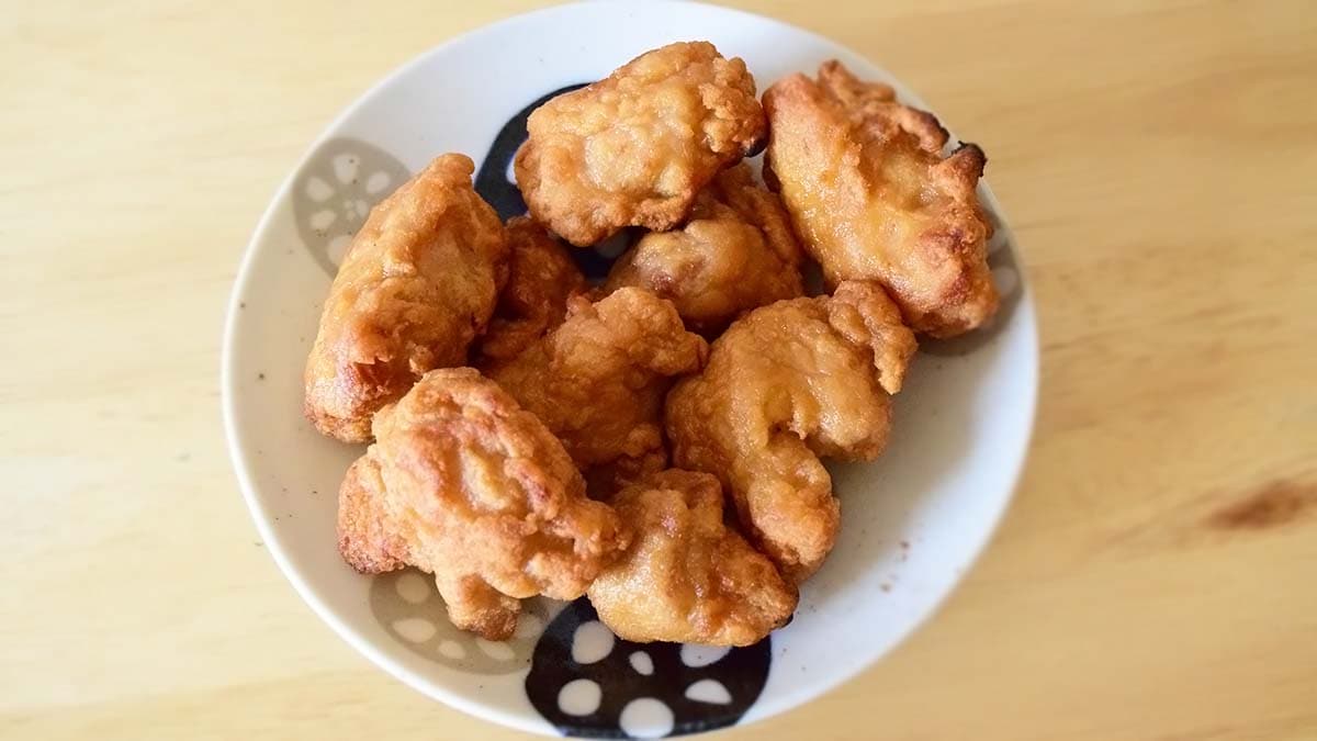 唐揚げの大きさは一般的で、お弁当のおかずにもちょうどよさそう。