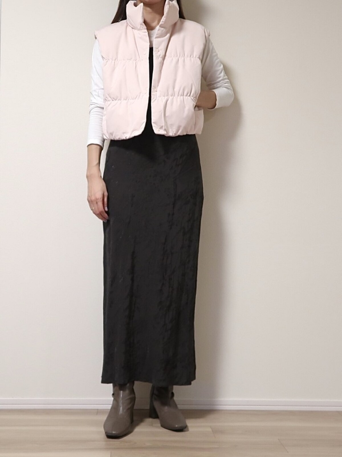 前を開けて羽織ってもアウトドア感が出にくい、こなれ見えするデザインがうれしい！