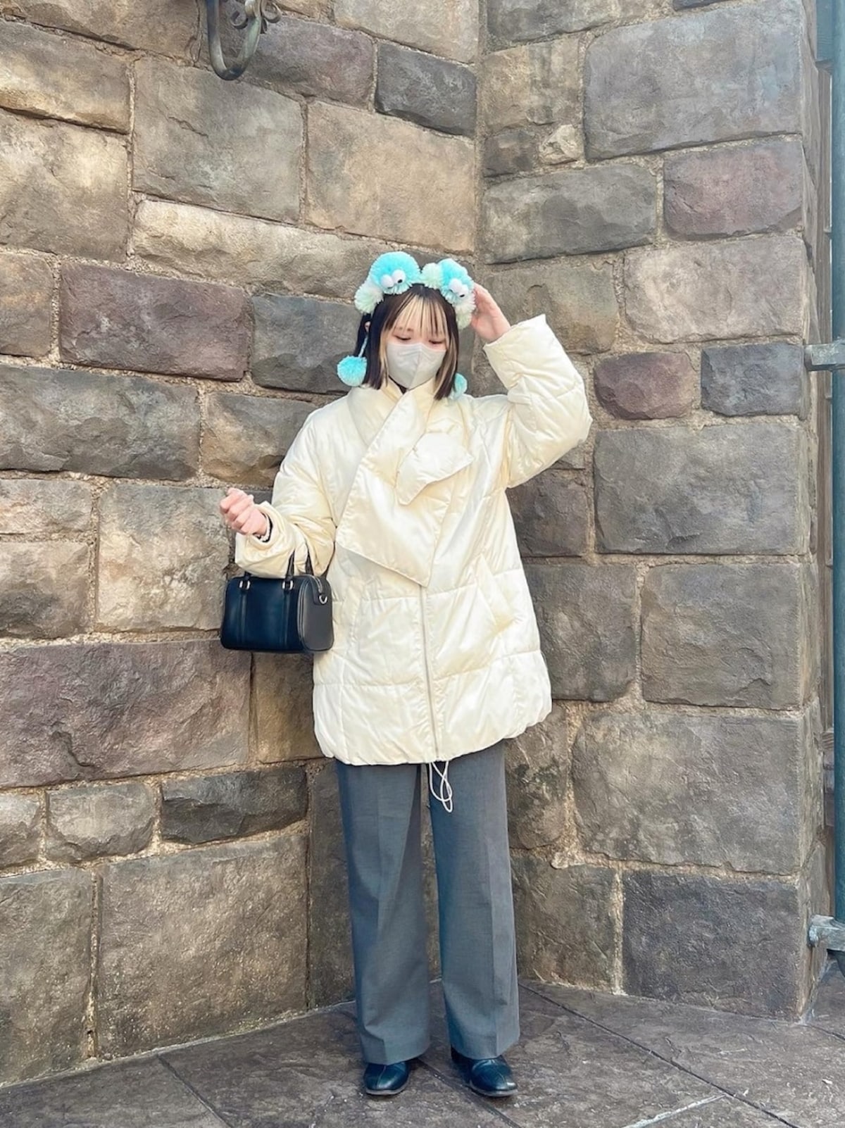 あったかアウターにワイドパンツでゆったり動きやすくまとめて 出典:WEAR