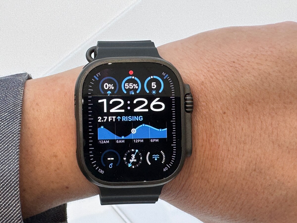 Apple Watch Ultra2の新色（ブラックチタニウム）