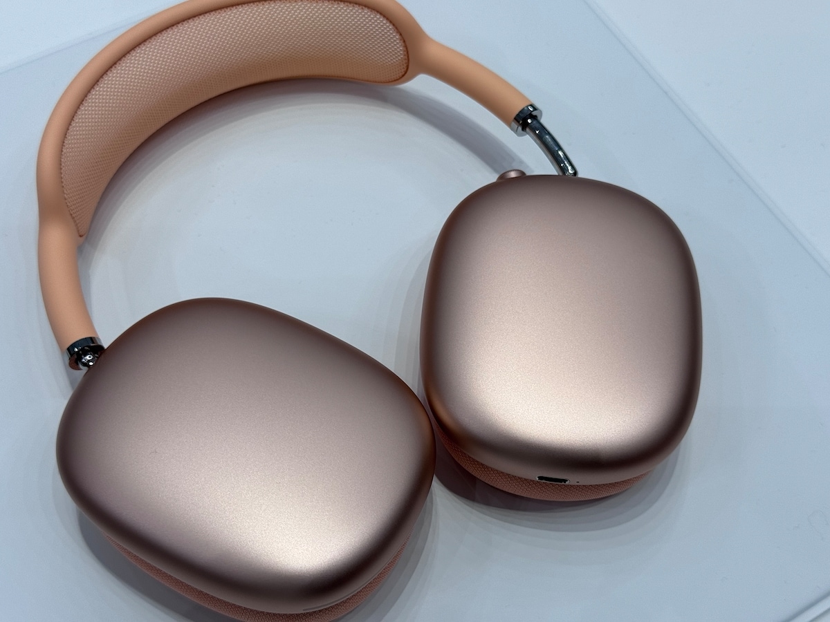 AirPods Max（オレンジ）
