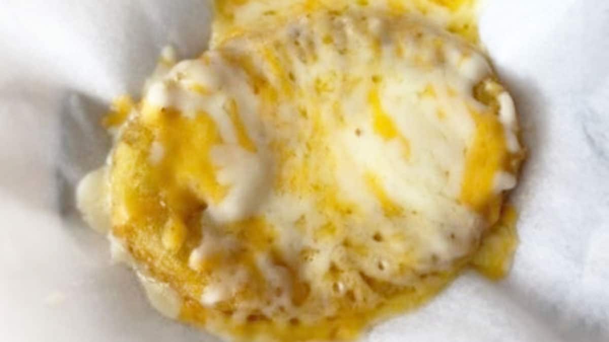 チーズの風味が良いアクセントになり、濃厚な味わいに仕上がります。