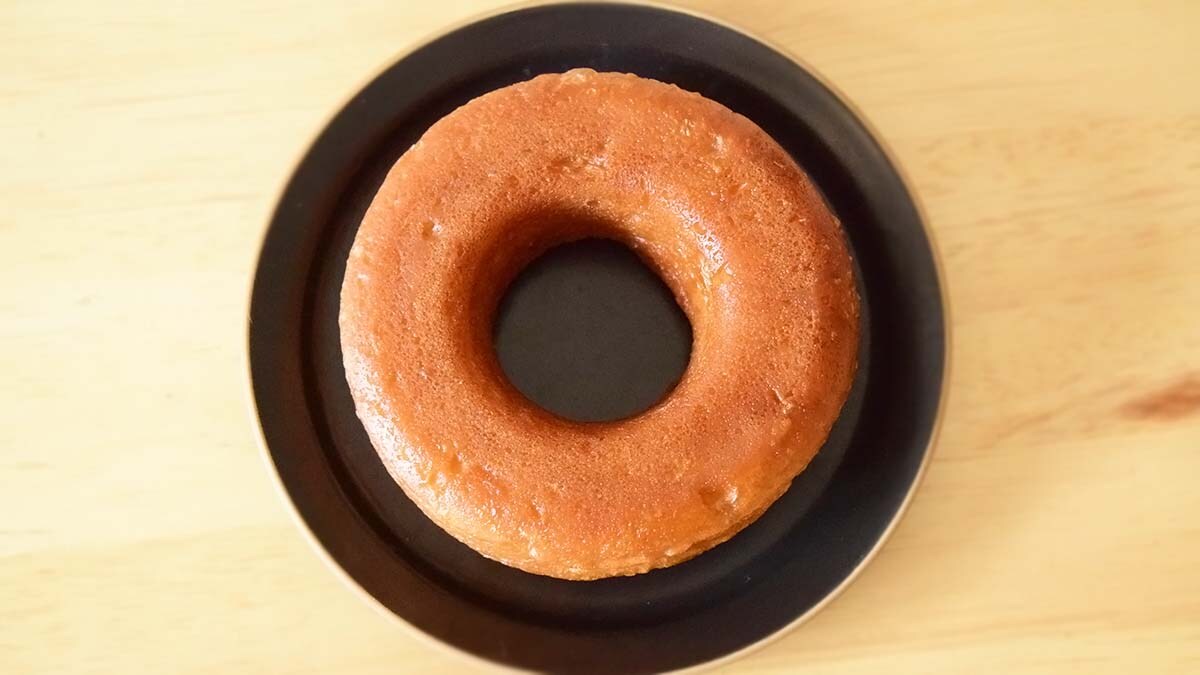 お店で揚げたドーナツ（メープル）