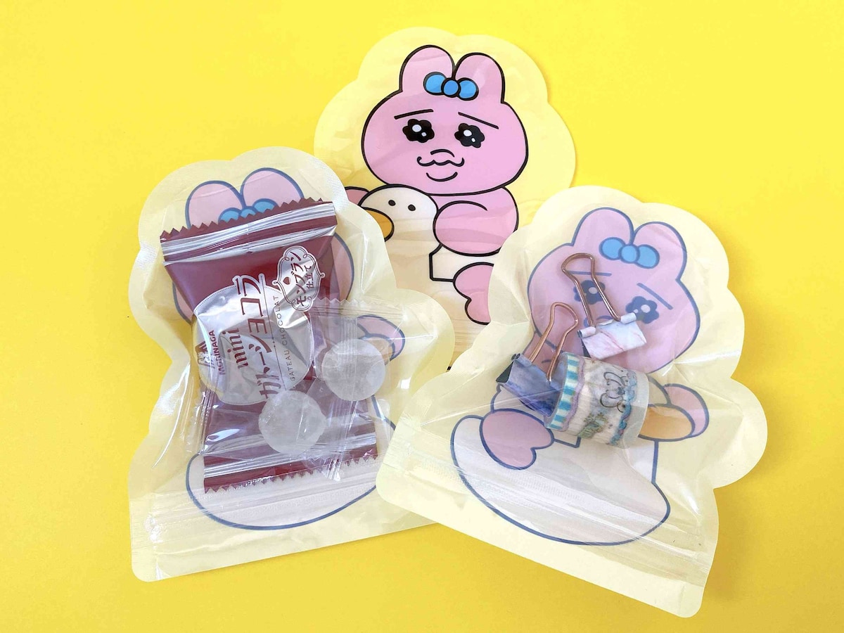 小分けのお菓子を入れてプチギフトに