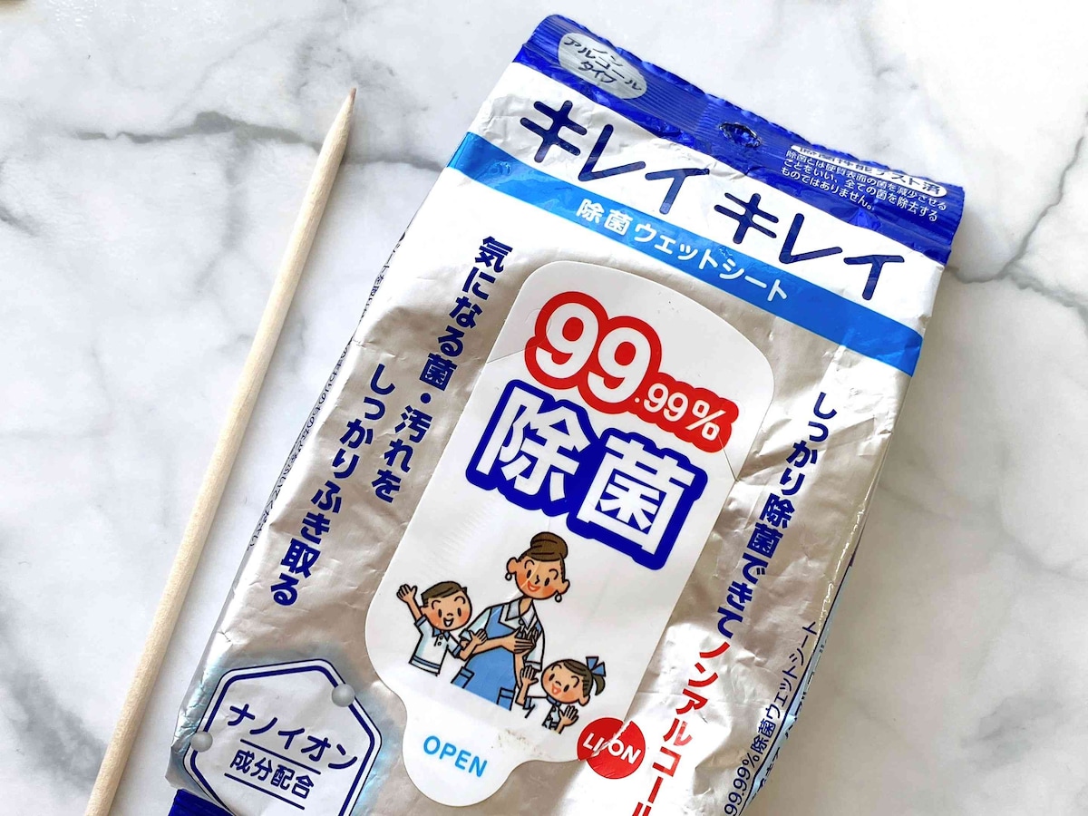 ダイソーの「ネイルシール」をオフする際に使うのは2アイテムだけ