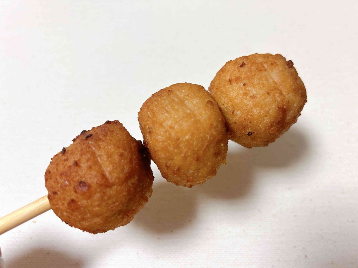 コリコリした食感がやみつきになる「鶏つくね串」