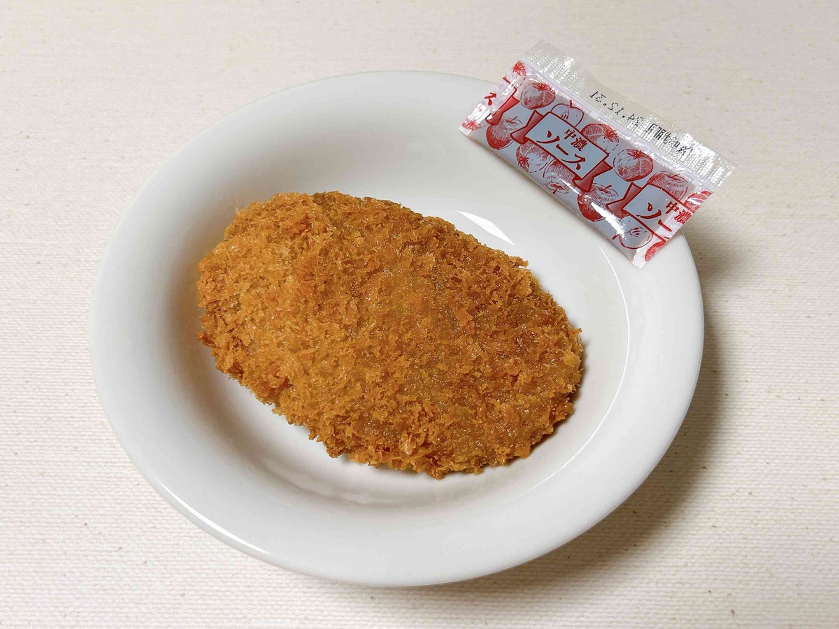 シンプルながらこだわりが光る「ファミコロ（サクッと衣の牛肉コロッケ）」