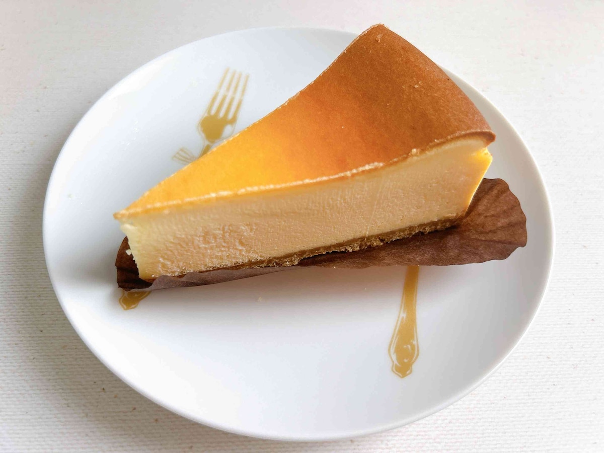 リッチ＆濃厚なチーズの味わいが一度食べたらやみつきに「ニューヨークチーズケーキ」