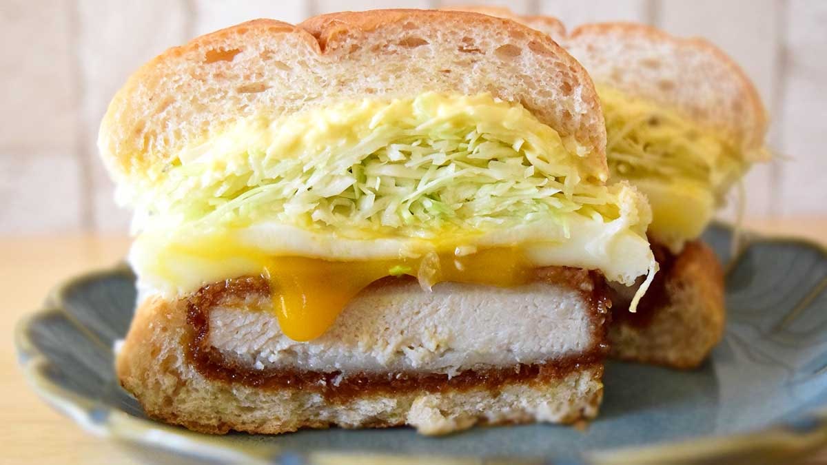 たまごはぷるぷる、とろりとした食感。