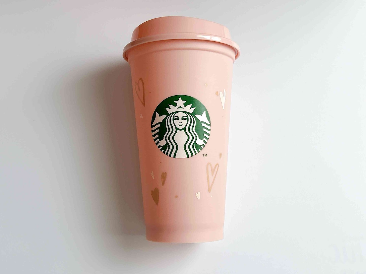 パステルピンク×ハートの組み合わせがかわいすぎる！ 「バレンタイン2024リユーザブルカップ473ml」