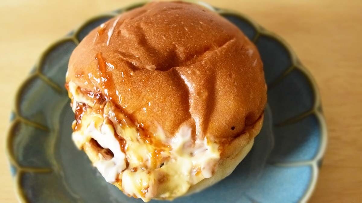 持ち帰っている間にチーズがドロンドロンにとろけてしまいました。