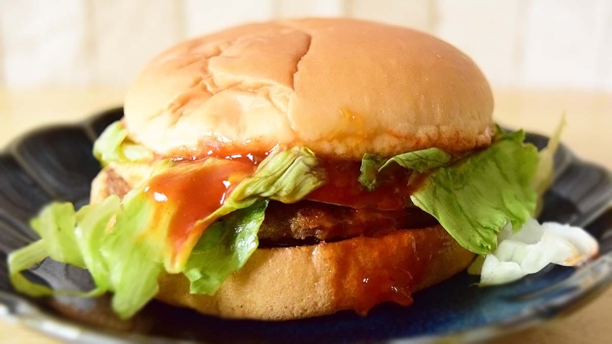 野菜と肉のバランスが良いバーガーですね。