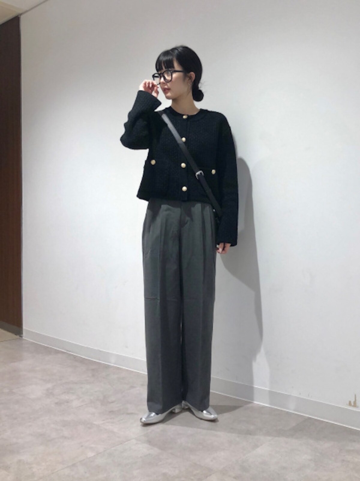 ボタンを留めて着用した時のきちんと感も魅力です　出典：StyleHint