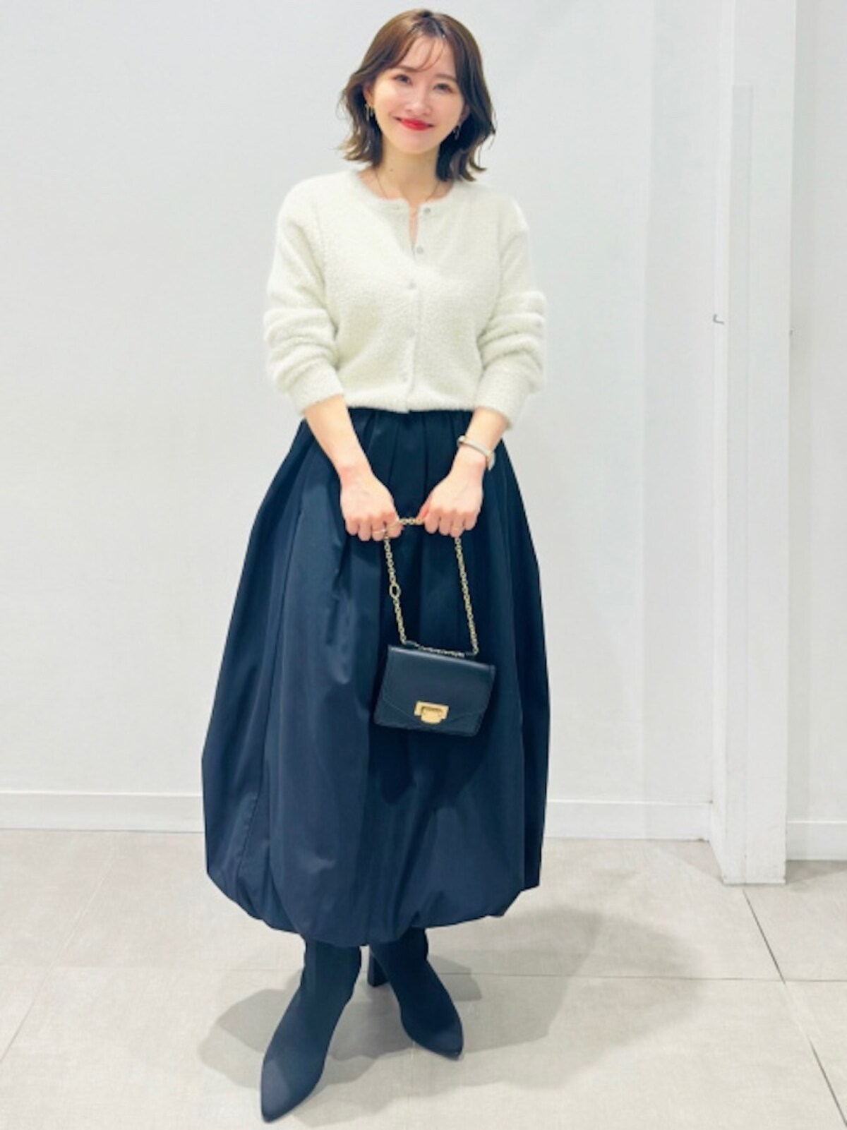 ふんわりとした質感でほんのり甘めな着こなしも楽しめます　出典：StyleHint