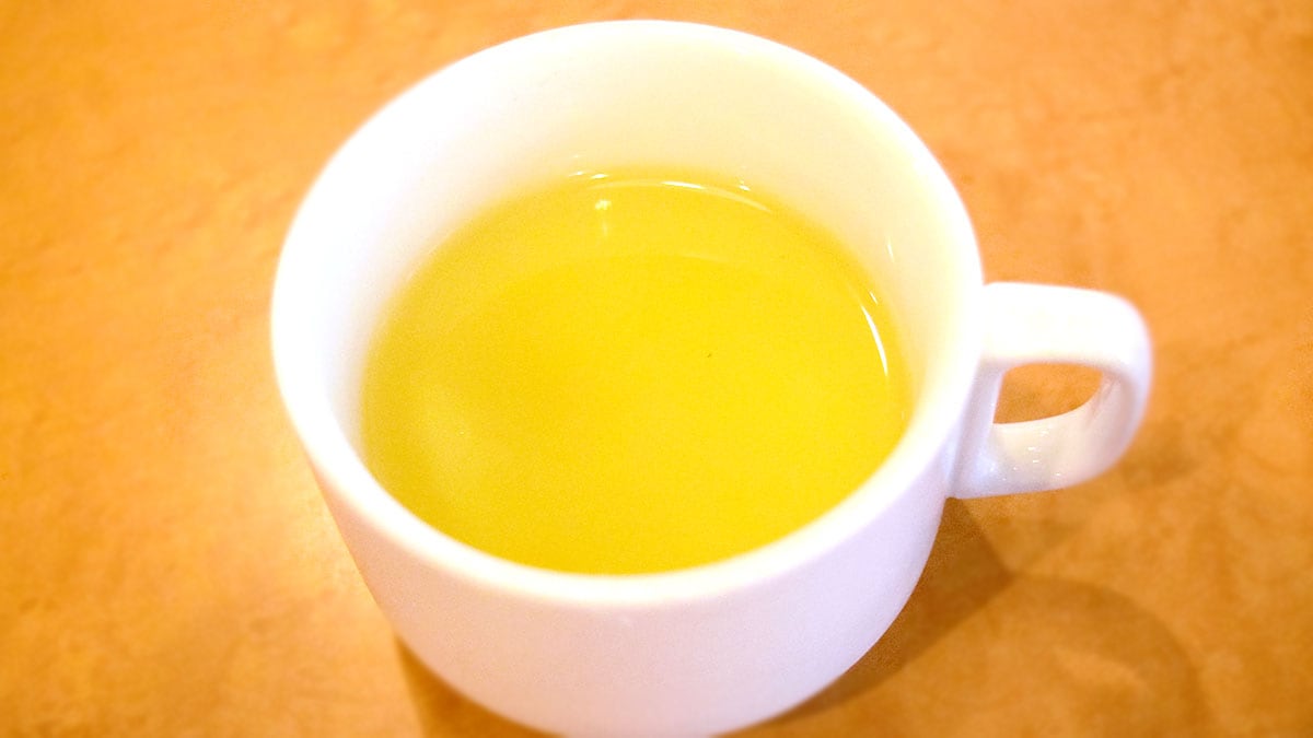 日替わりスープについては、座席にある端末で注文したらすぐに自分でドリンクバーまで足をはこんで取りに行きます。