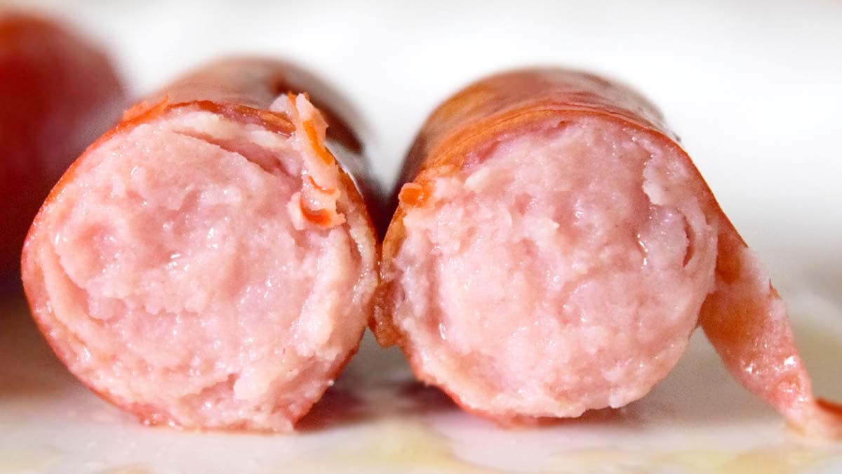 赤い皮部分はパリッとしていますが、ウインナー自体はやわらめの仕上がり。