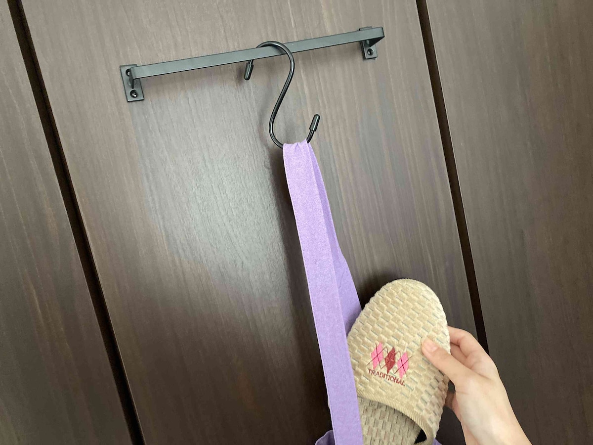 スリッパを使わないときはトートバッグにぽんと入れるだけ！