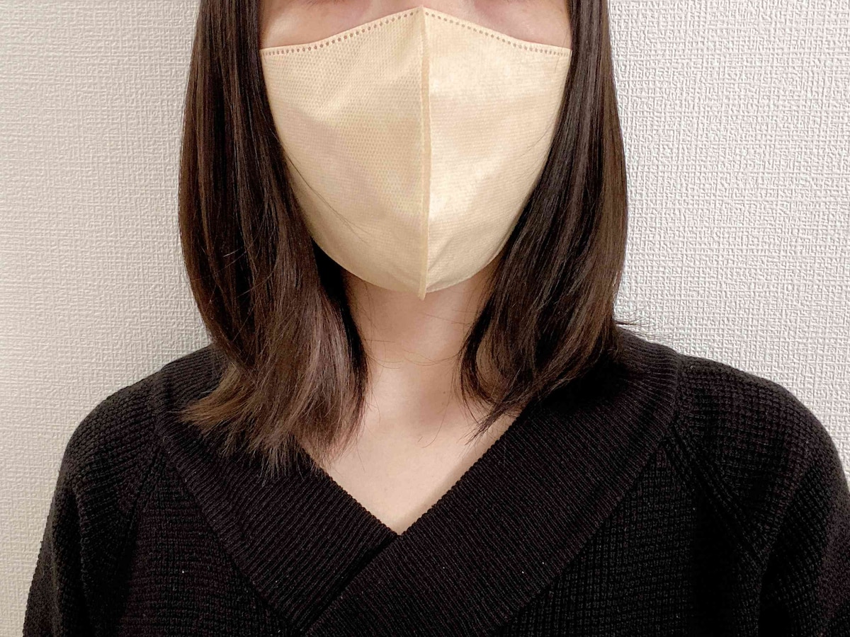 レギュラータイプと比べると、本体部分は一回り小さめだが耳ひも部分は一回り大きいので使いやすい