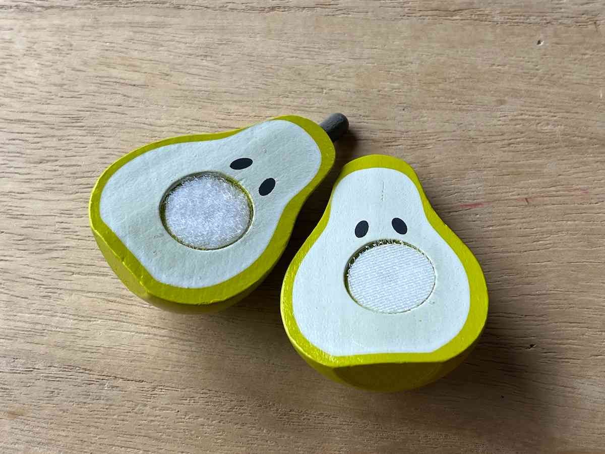 セリアの「木製おもちゃ フルーツ」