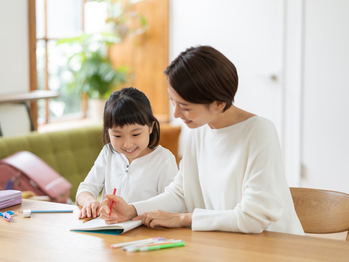 話し合う親子
