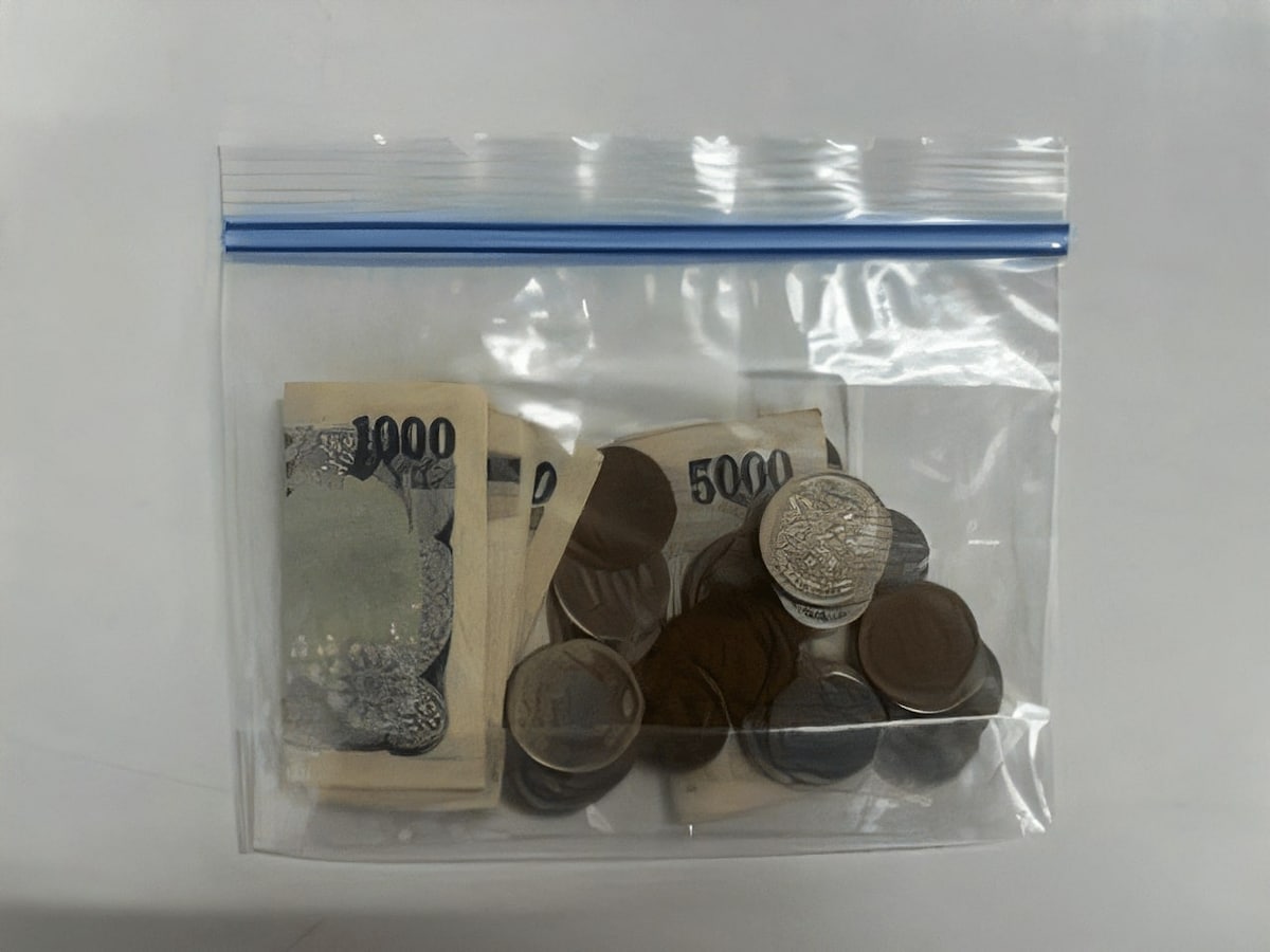 ジップロックを財布代わりに使用