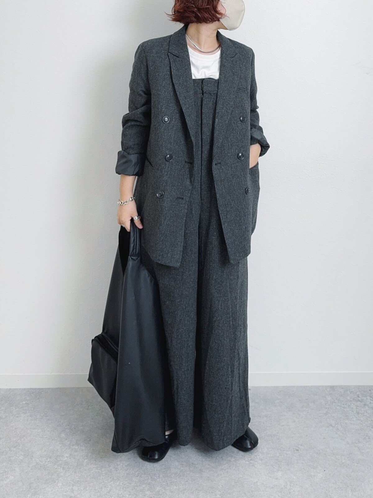 大容量できれいめな着こなしにもフィットするワンショルダーバッグ　出典：WEAR
