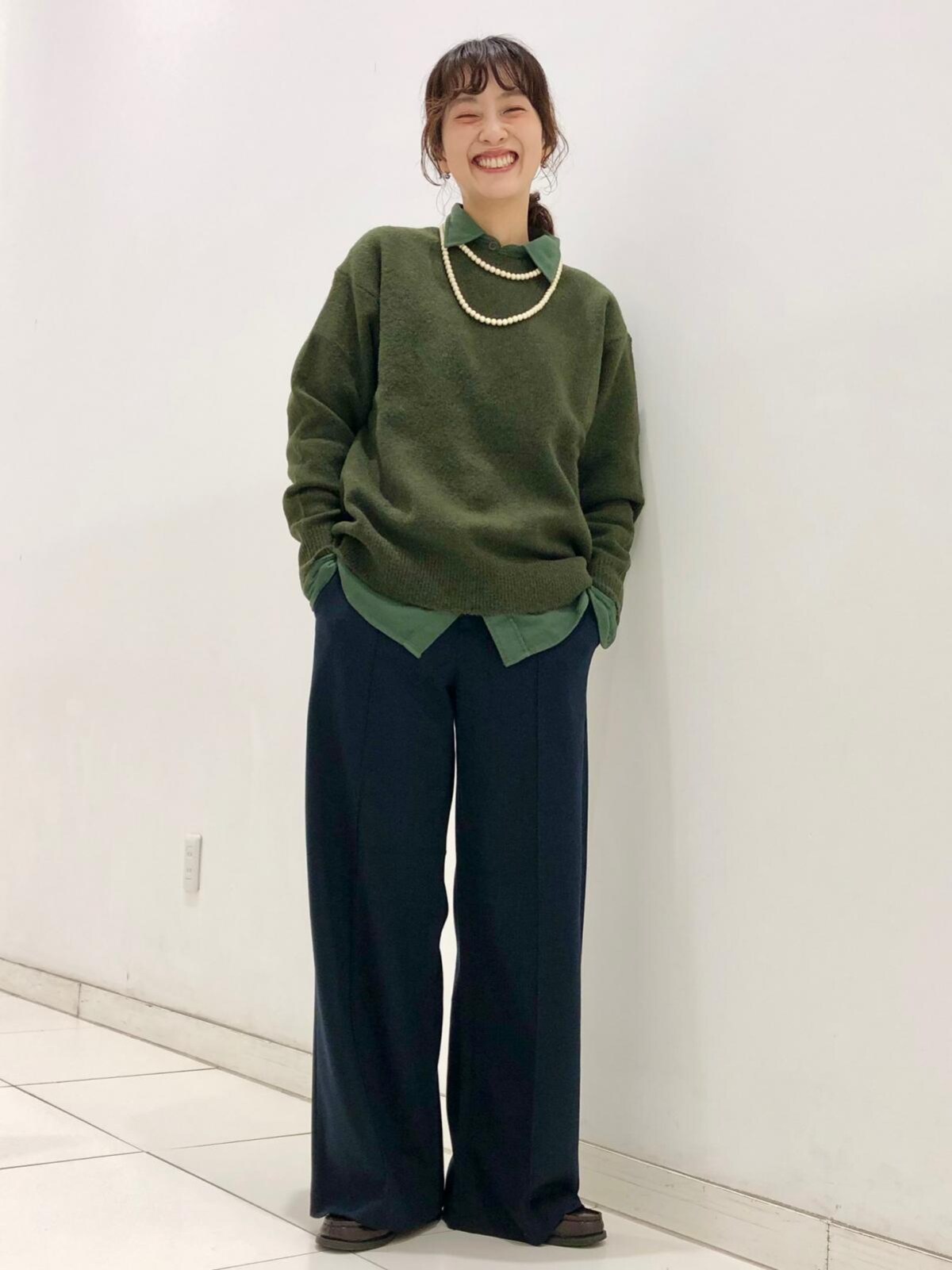 グリーン系のレイヤードが新鮮でおしゃれ見えします　出典：StyleHint