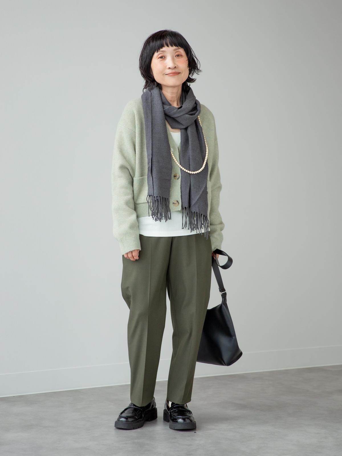 ショート丈でバランスが取りやすく、いろんな着こなしが楽しめます　出典：StyleHint