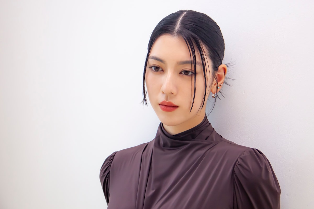 三吉彩花