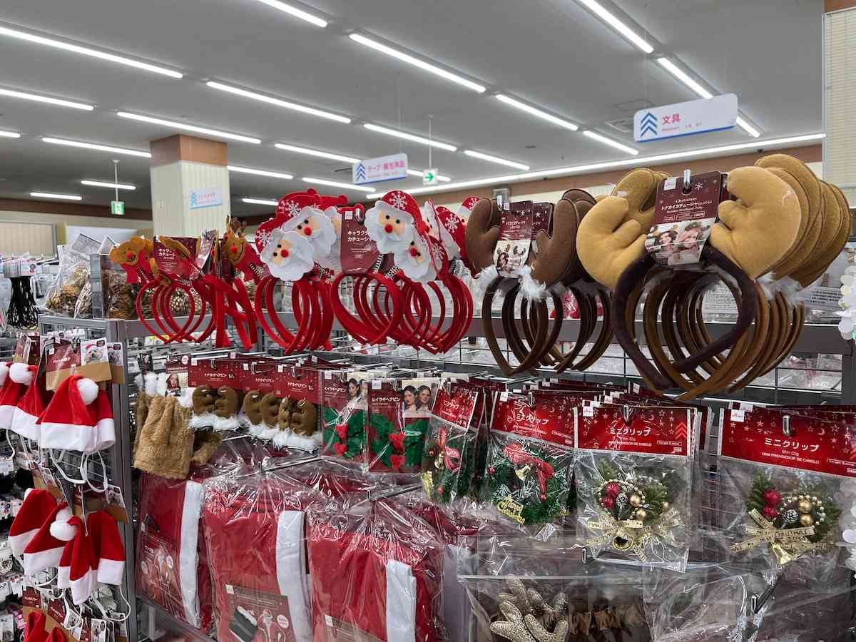 ダイソーで買えるクリスマス仕様のカチューシャ