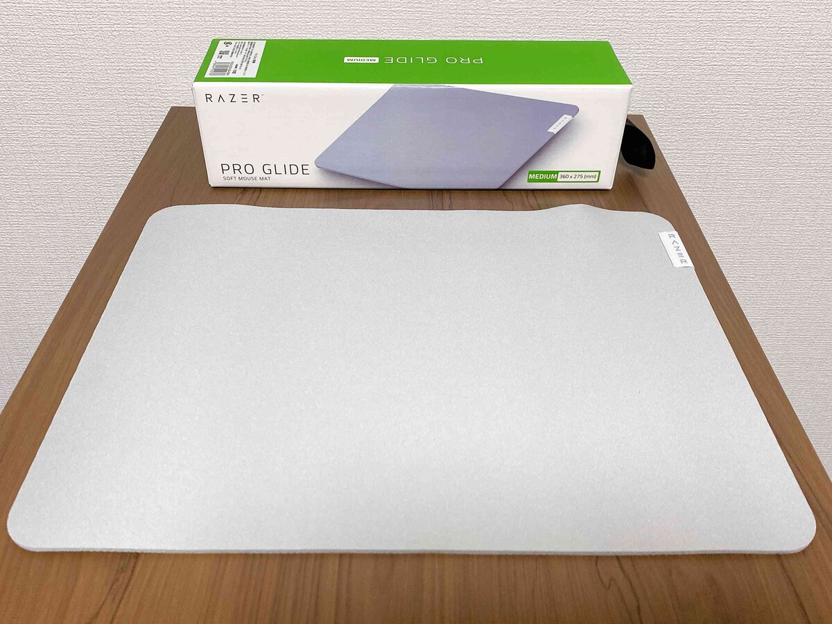 Mサイズでも一般的なマウスパッドよりもかなり大きめサイズ