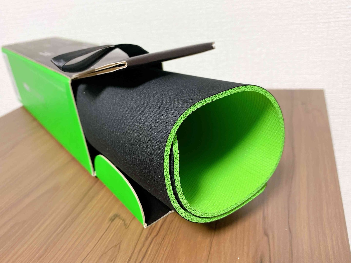 こちらも巻いた状態で箱に入っているものの、「PRO GLIDE」より巻き癖が弱く、すぐに使えた