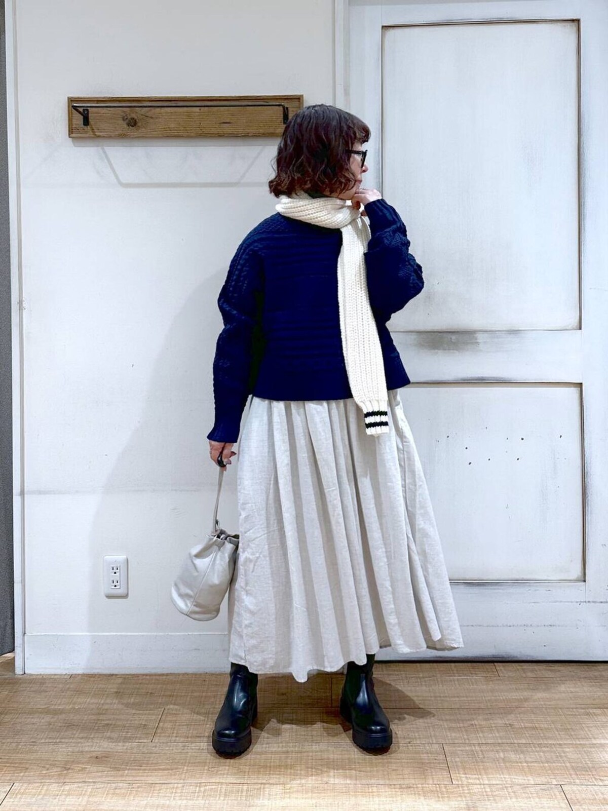 軽量でストレスなくはくことができる黒のショートブーツは万能！　出典：WEAR