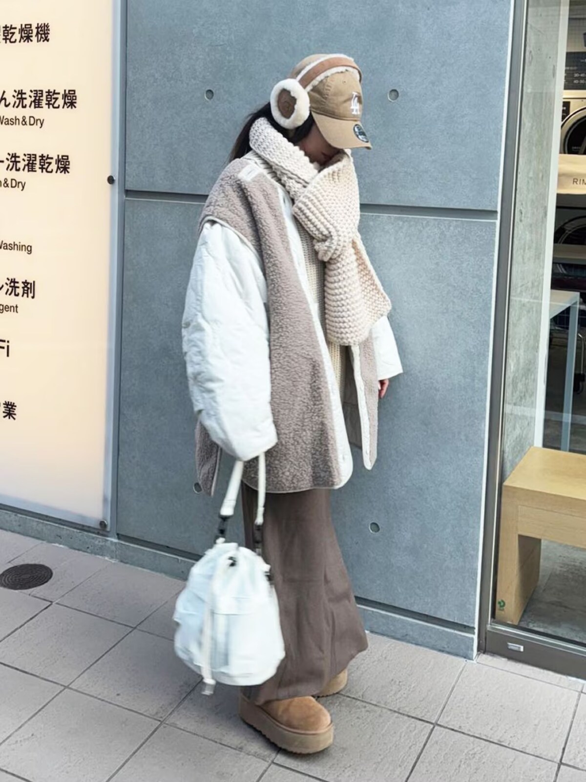 UGGのイヤーマフはおしゃれであたたかさも抜群と人気です　出典：WEAR